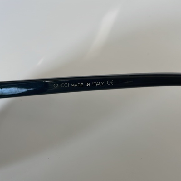 Gucci Aviator Polarized Sunglasses - Picture 4 of 5